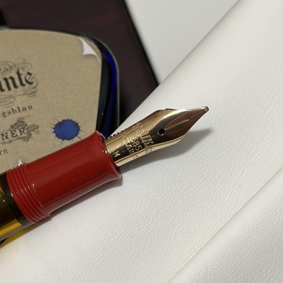 PELIKAN Fountain Pen Bright Red M101N 14K 800 Limited Marble Motif NWB - Picture 3 of 8